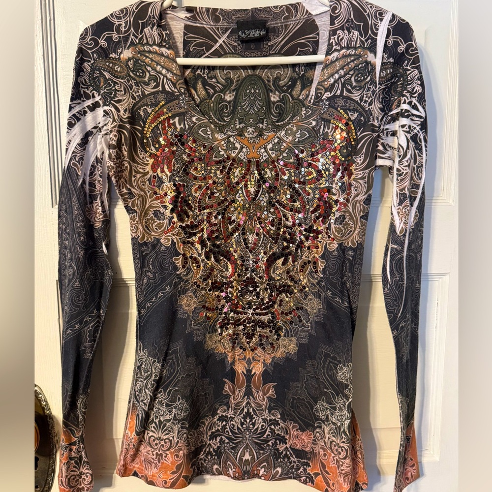 BEAUTIFUL DAYTRIP LONG SLEEVE TOP SIZE SMALL FROM THE BUCKLE 💕